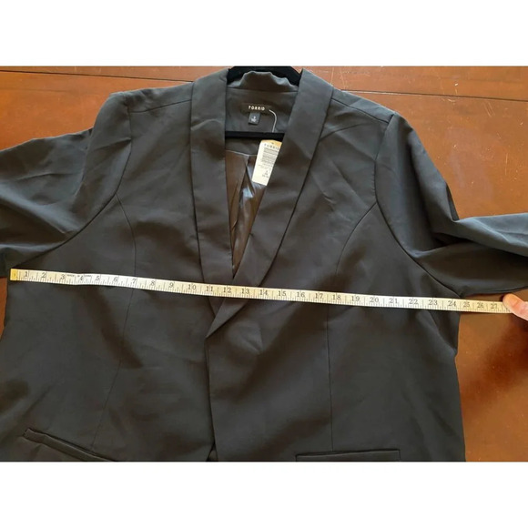 Torrid NWT Studio Refined Crepe Shawl Collar Blazer Black Size 3X or Size 22-24 - Picture 10 of 13